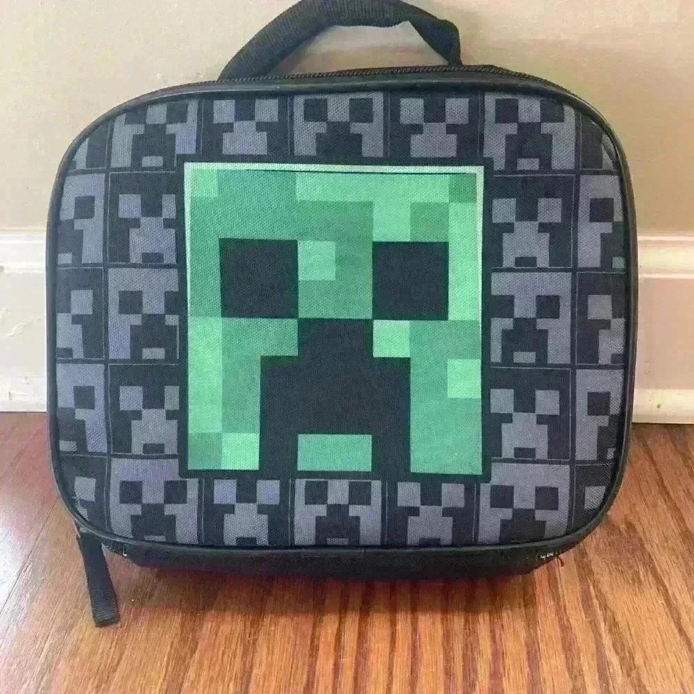 Minecraft insulated lunchbox